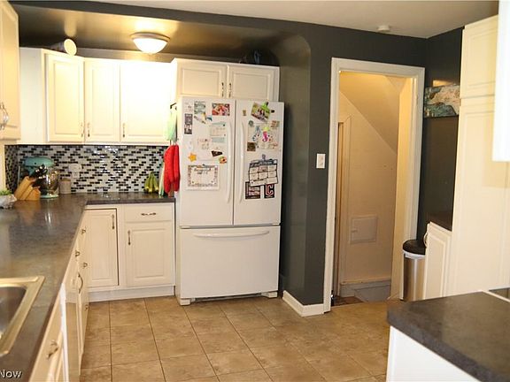 5th image of 4919 Edsal Dr