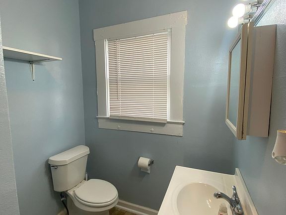 4th image of 110 Felisa St