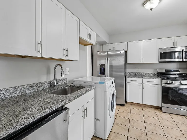 7974 Community Dr — Photo 16