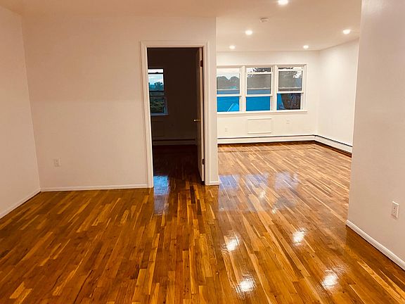 4th image of 3 160th St Floor 3