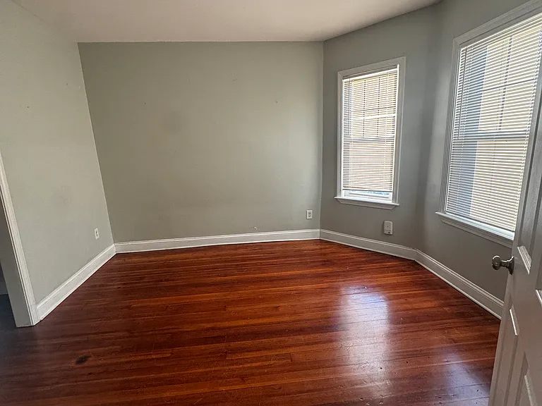 72 Kingsdale St #1 — Photo 2