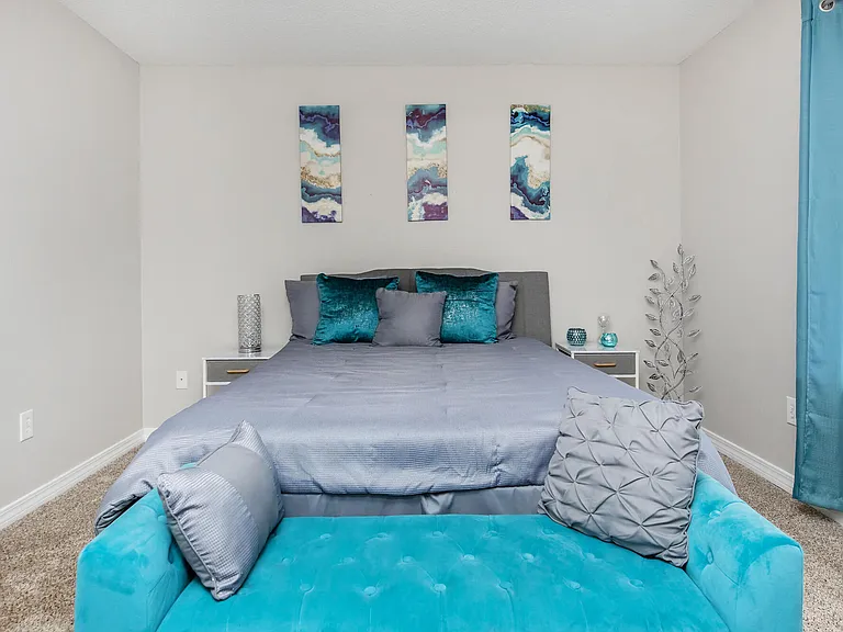 Robin's Place — Photo 16