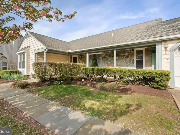 5406 Clubside Ln, Centreville, VA 20120