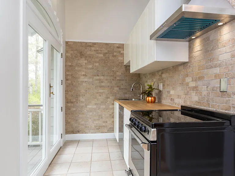 241 Maple Rd #1 — Photo 7