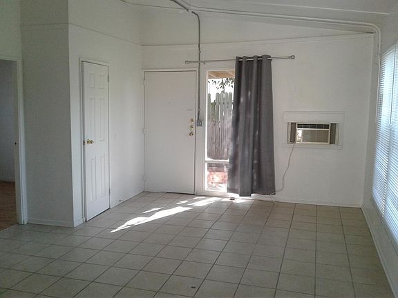 4th image of 821 Evergreen Dr