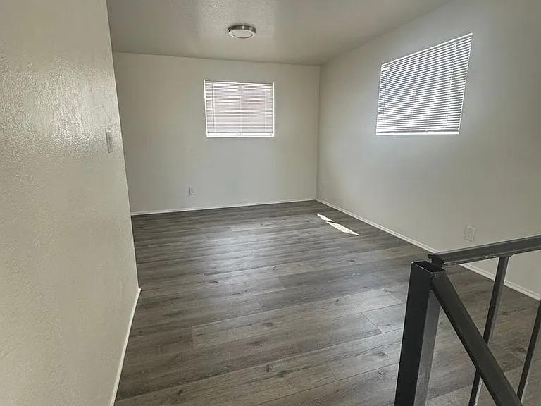 2160 5th Ln — Photo 18