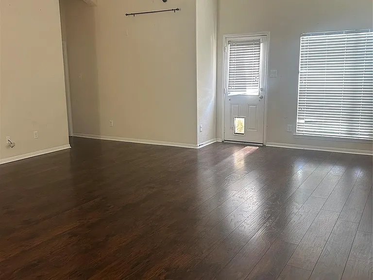 8407 N Broadleaf Ave — Photo 9