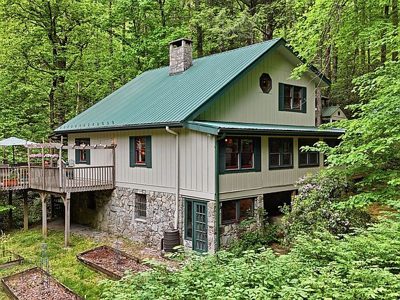 4th image of 371 Sassafras Gap Road
