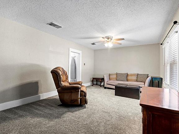 3rd image of 1211 Avenue L