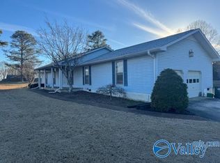 1004 Lindsay Ln S, Athens, AL 35613