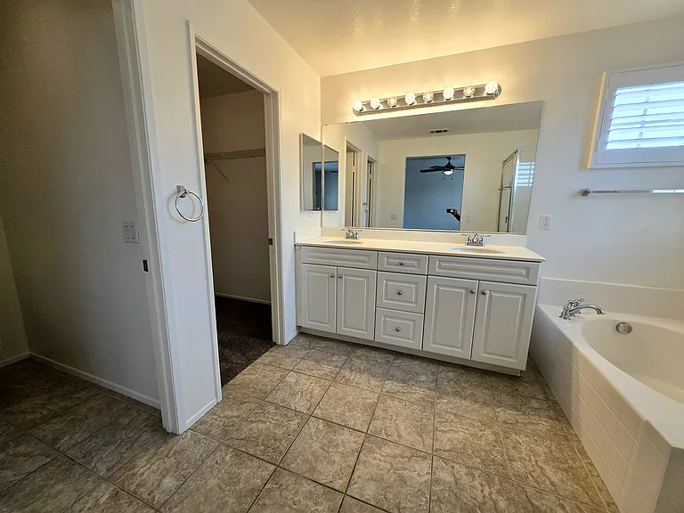 6372 Tivoli Ln — Photo 18