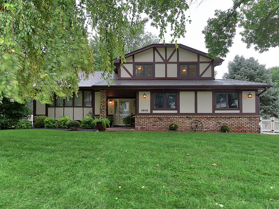 1st image of 1302 Beechwood Ave