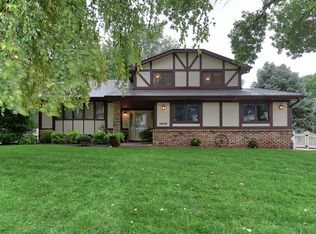 1302 Beechwood Ave, Papillion, NE 68133
