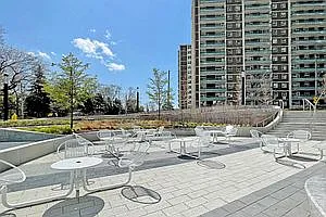 585 Bloor St E #318 — Photo 25