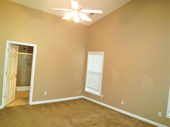 4th image of 831 Charles Hall Dr