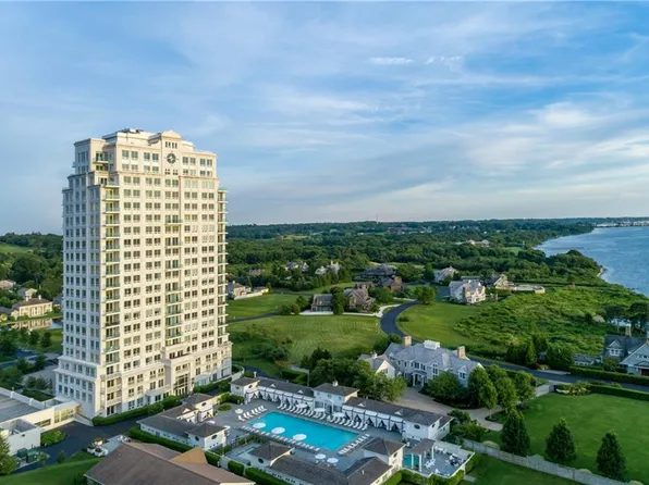 1 Tower Dr APT 205, Portsmouth, RI 02871