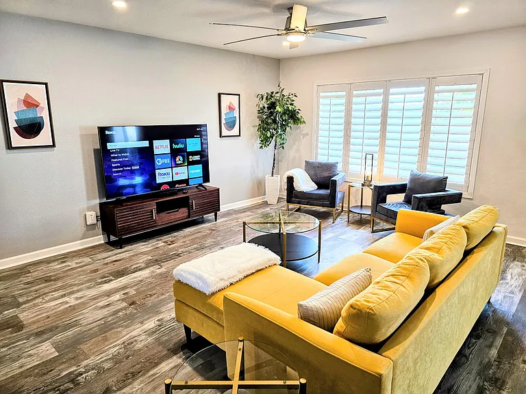 5201 E Beck Ln — Photo 14
