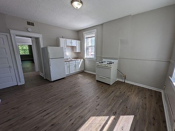4th image of 5509-5511 Alaska Ave #5511-A