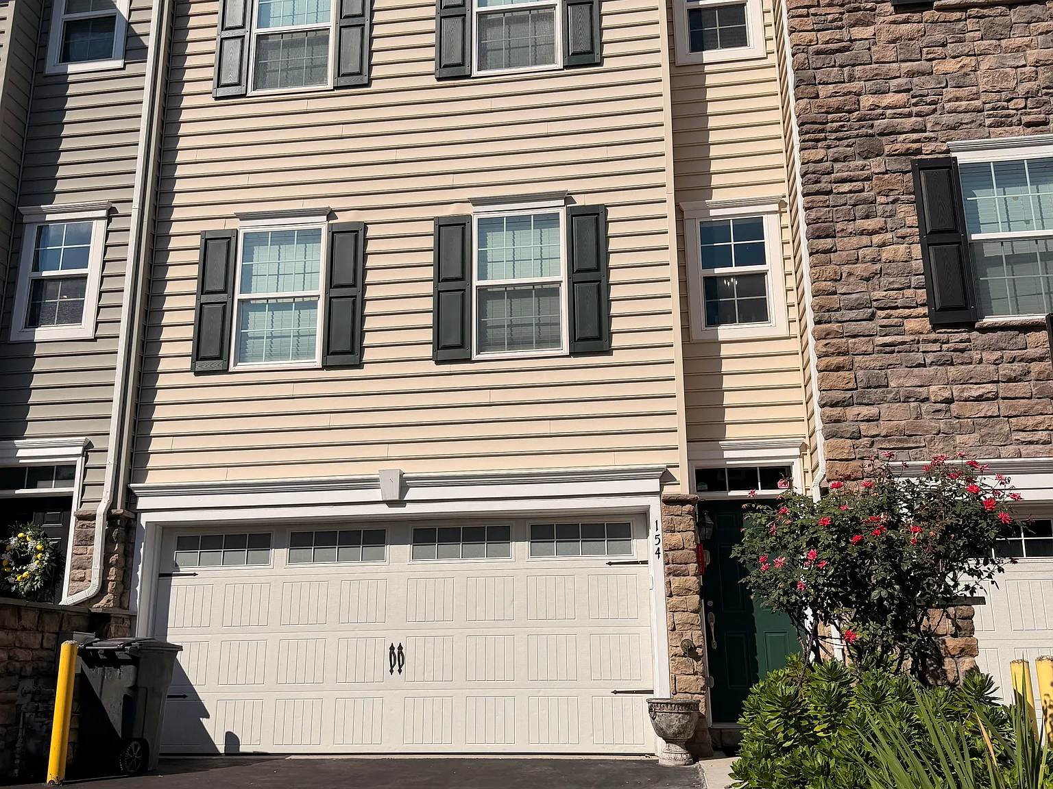 3 bed, 2.5 bath, 2104 sqft, $3,750 — Photo 1