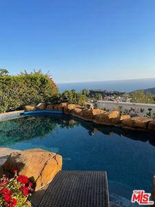 1738 Chastain Pkwy E, Pacific Palisades, CA, 90272
