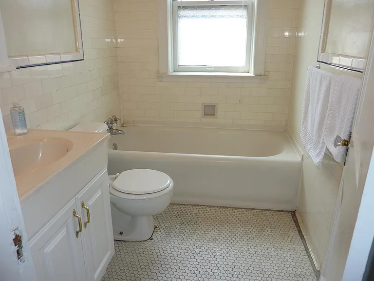 743 Heman Ave — Photo 6