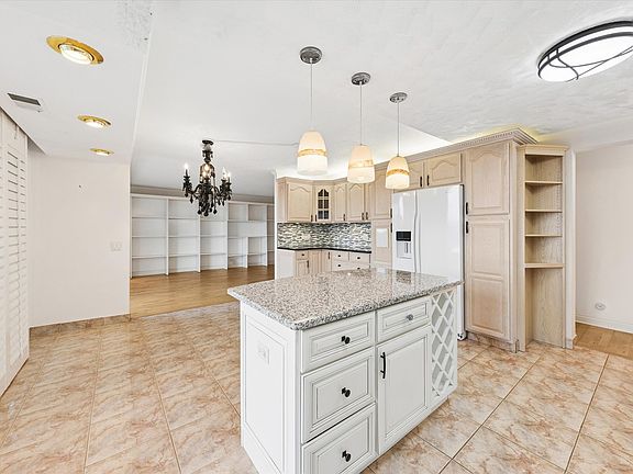 4th image of 2 S Atrium Way APT 603