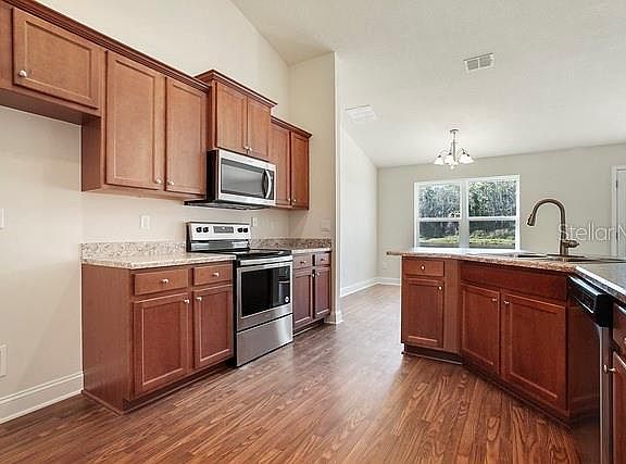 4th image of 800 Edith Dr
