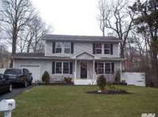5 Koren Ln, Middle Island, NY 11953