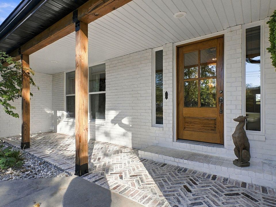 1st image of 935 E 477th Road