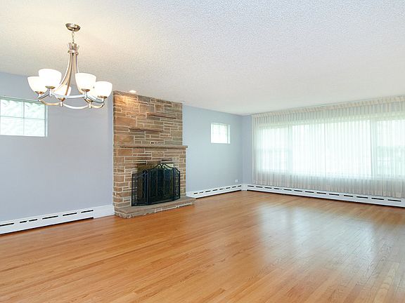 4th image of 1400 Newcastle Ave