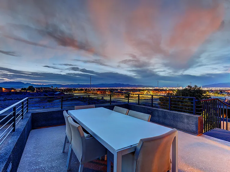 861 Vegas View Dr — Photo 4