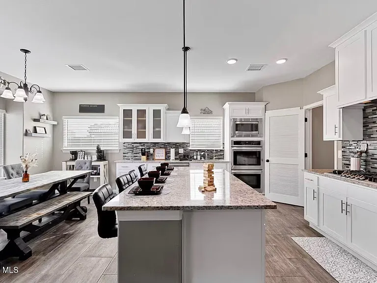 904 Cottage Pl — Photo 11