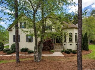 220 Bay Crossing Dr, Mooresville, NC 28117