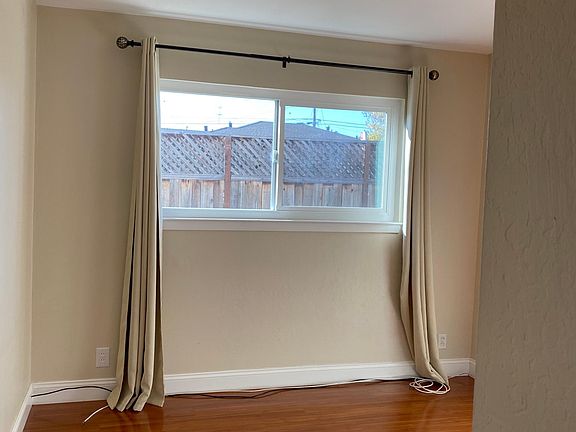 3rd image of 152 Warren Dr #1