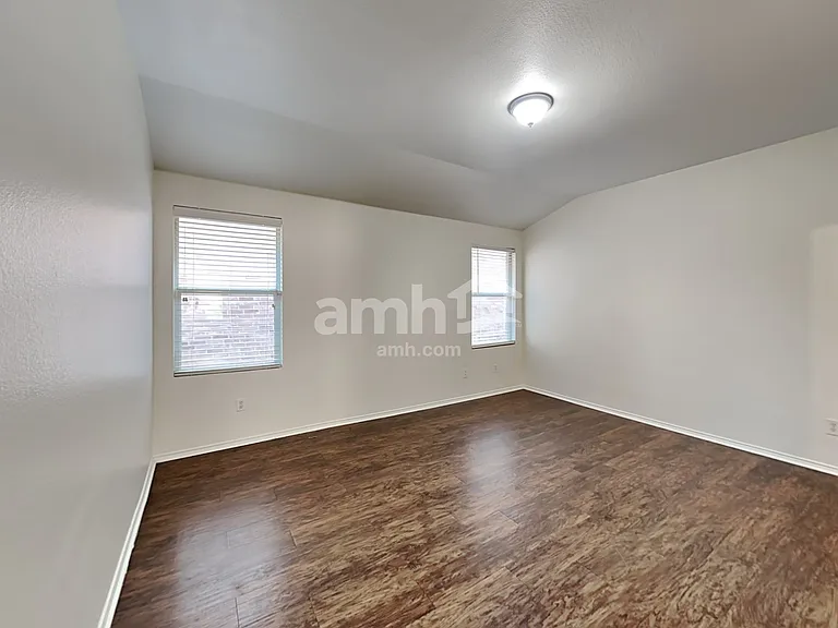 742 Mission Ln — Photo 10
