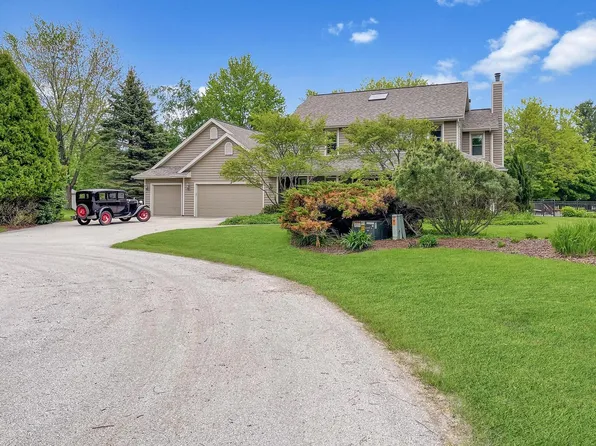 2307 West Willow Creek LANE, Sheboygan, WI 53083