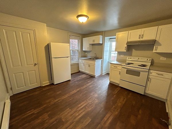 2nd image of 257 E College Ave APT 3