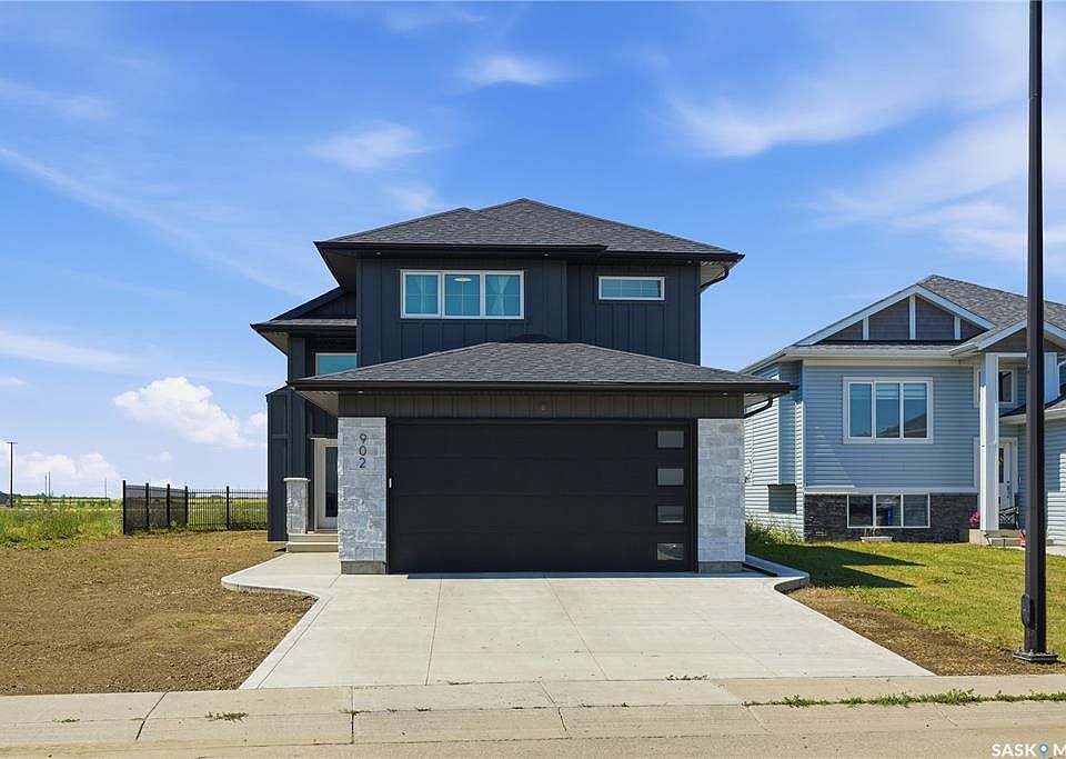 1st image of 902 Bentley MANOR