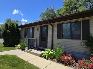 5246 Green Meadow Rd #Q, Kalamazoo, MI 49009