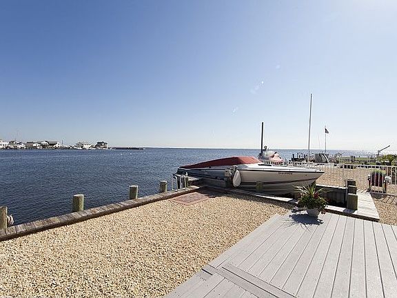 Lower the boat lift and off you go!