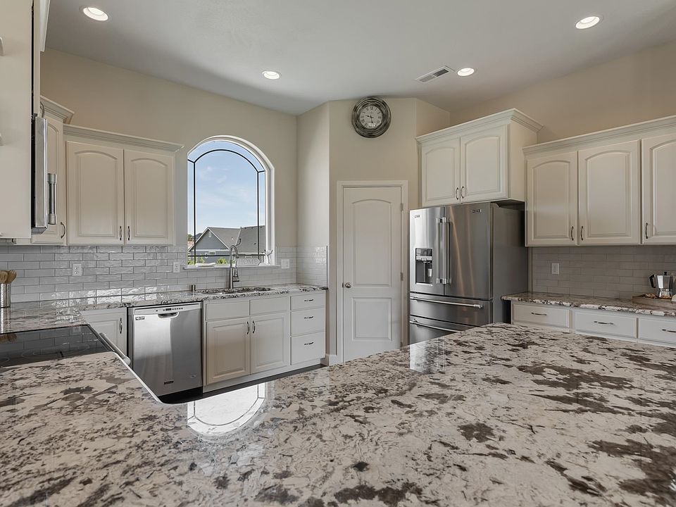 1st image of 4906 Bighorn Dr