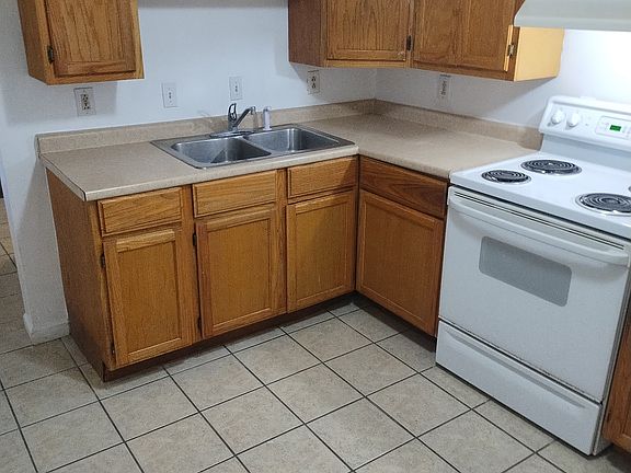 3rd image of 111 Pearl Dr #111
