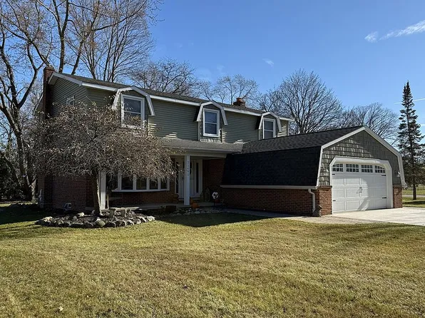 21491 Parke Ln, Grosse Ile, MI 48138