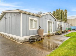 33276 Royal Dr, Scappoose, OR 97056