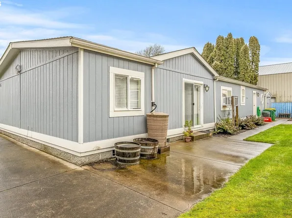 33276 Royal Dr, Scappoose, OR 97056