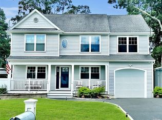 216 Shinnecock Ave, Mastic, NY 11950