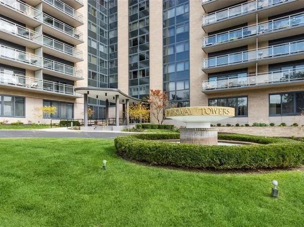 4545 Wornall Rd APT 310, Kansas City, MO 64111