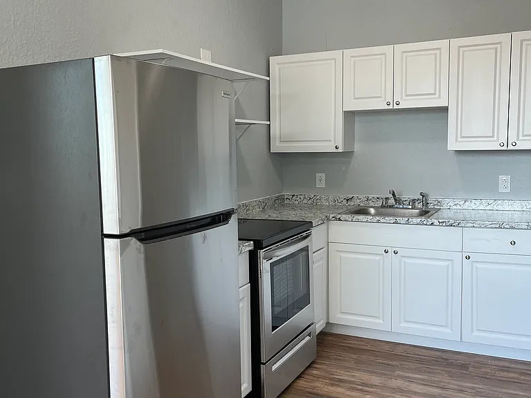 3007 Sanchez St #B — Photo 2