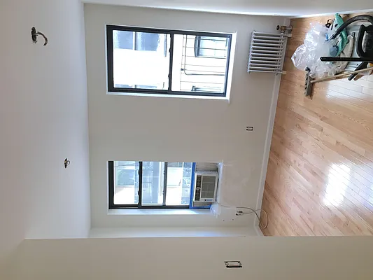 Rented by Warren T Real Estate Corp. | media 24