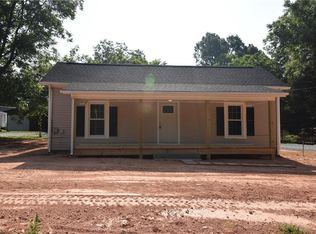 438 N Smith St, Liberty, NC 27298
